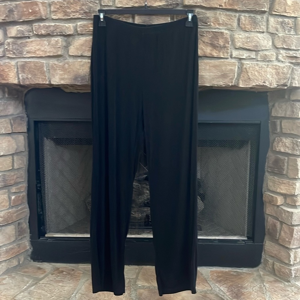 Carole Little black, stretchy pants with elastic band. Size Large
